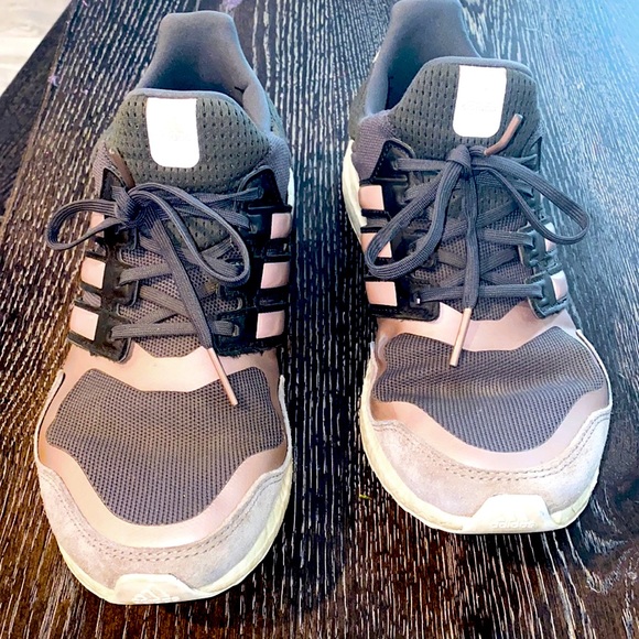 ADIDAS ULTRABOOST running shoes - Picture 4 of 7